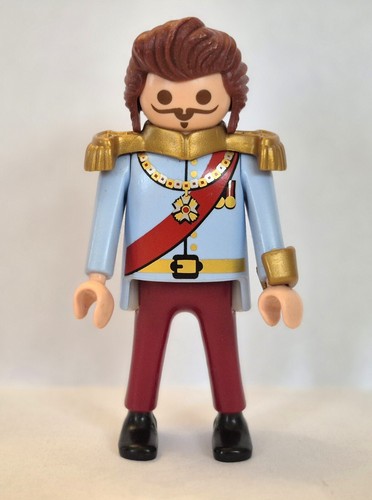 Roi avec moustache - roi,